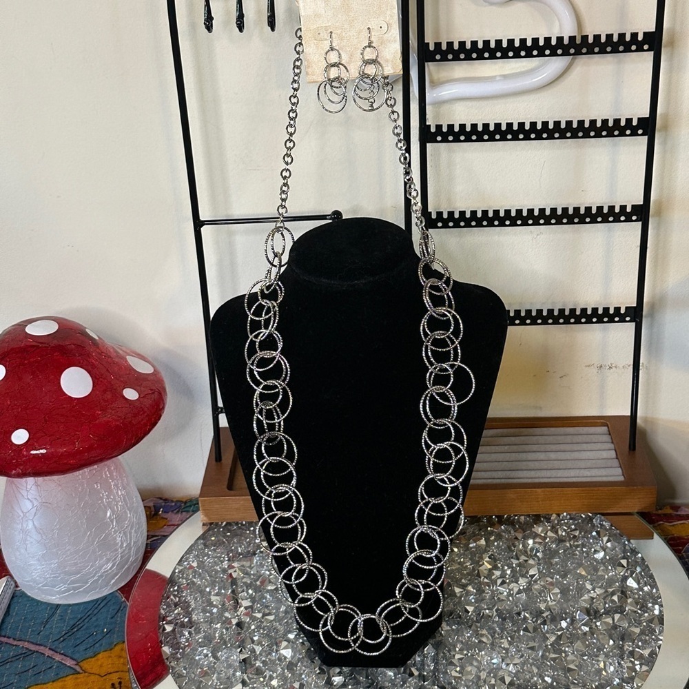 NWT - VanHeusen Studio Necklace and Earrings set.